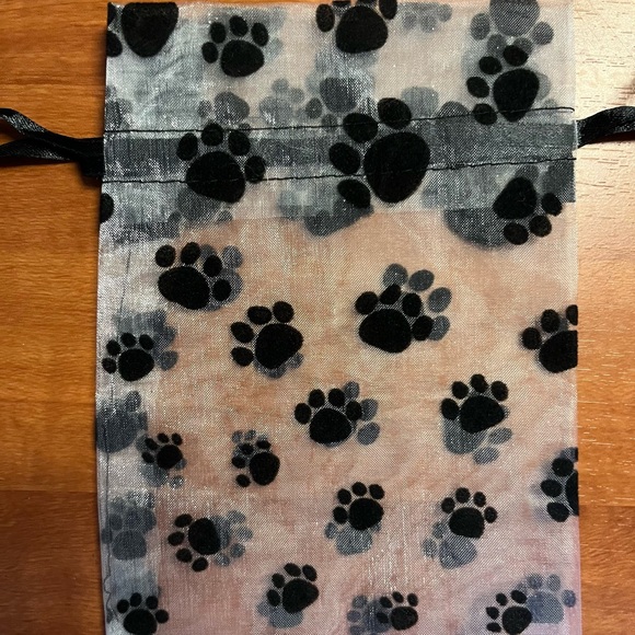 GIFT BAGS with black paw prints - Picture 4 of 4
